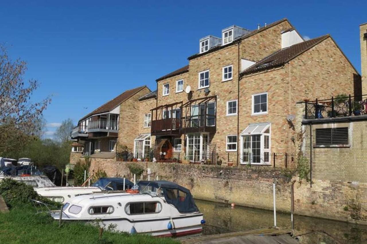 River Courtyard Apartment In The Heart Of Stneots Saint Neots Ngoại thất bức ảnh