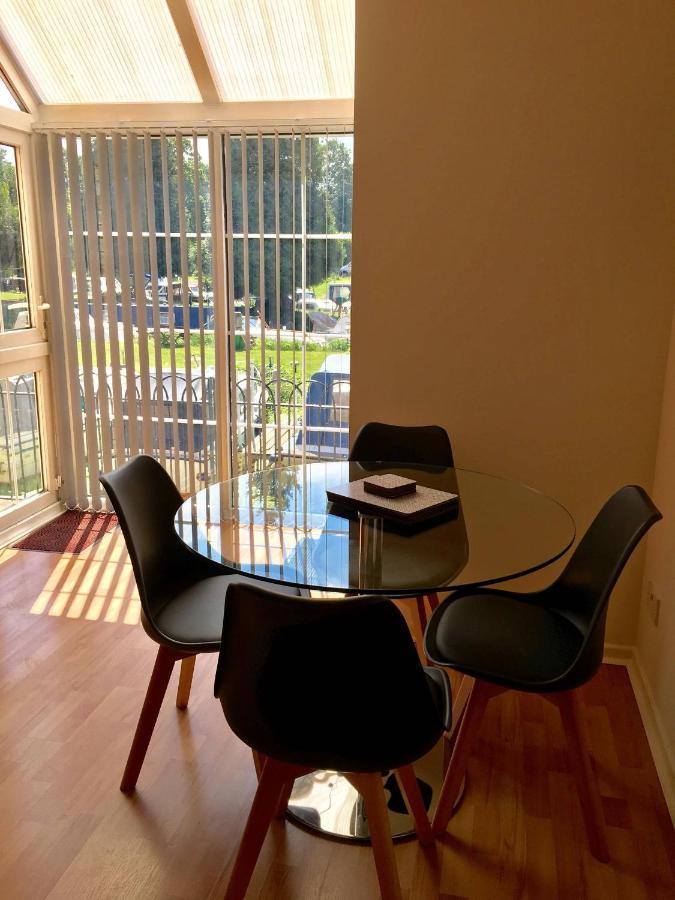 River Courtyard Apartment In The Heart Of Stneots Saint Neots Ngoại thất bức ảnh