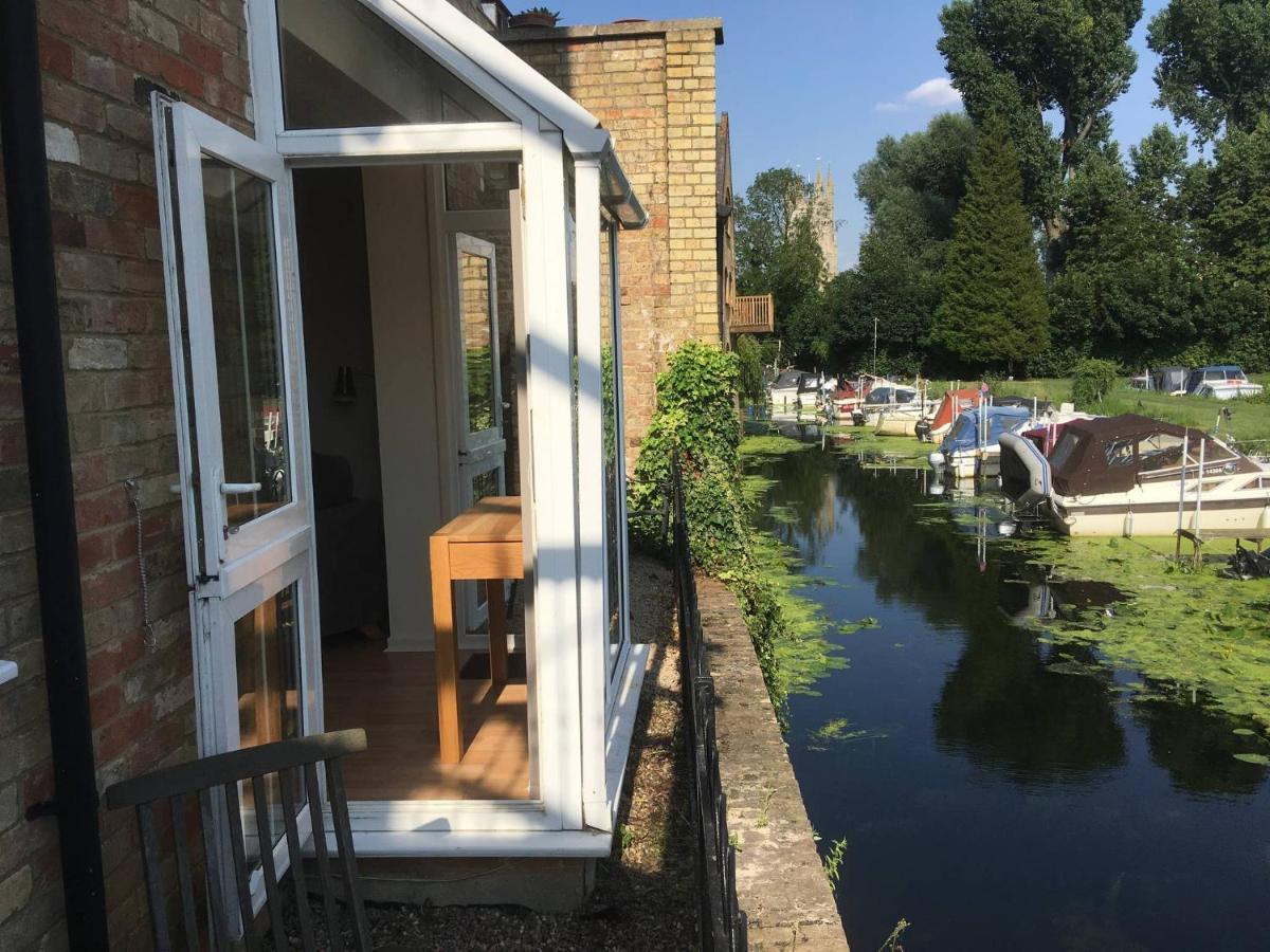 River Courtyard Apartment In The Heart Of Stneots Saint Neots Ngoại thất bức ảnh