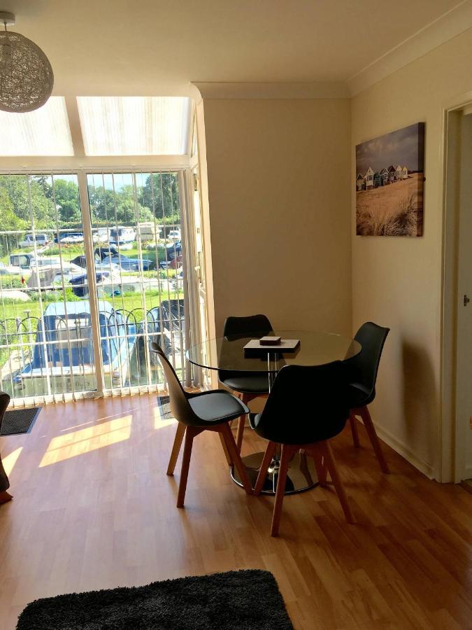 River Courtyard Apartment In The Heart Of Stneots Saint Neots Ngoại thất bức ảnh