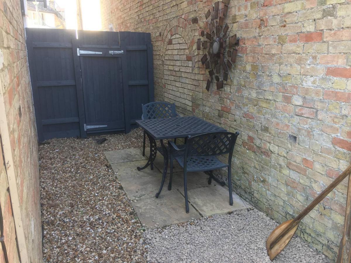 River Courtyard Apartment In The Heart Of Stneots Saint Neots Ngoại thất bức ảnh